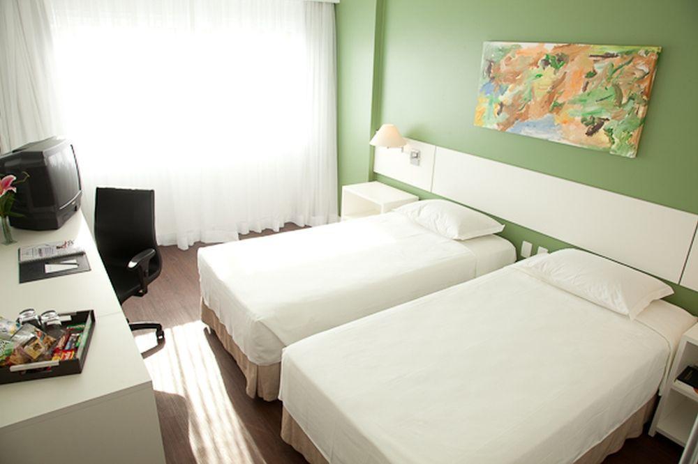 Everest Porto Alegre Hotel Exterior photo