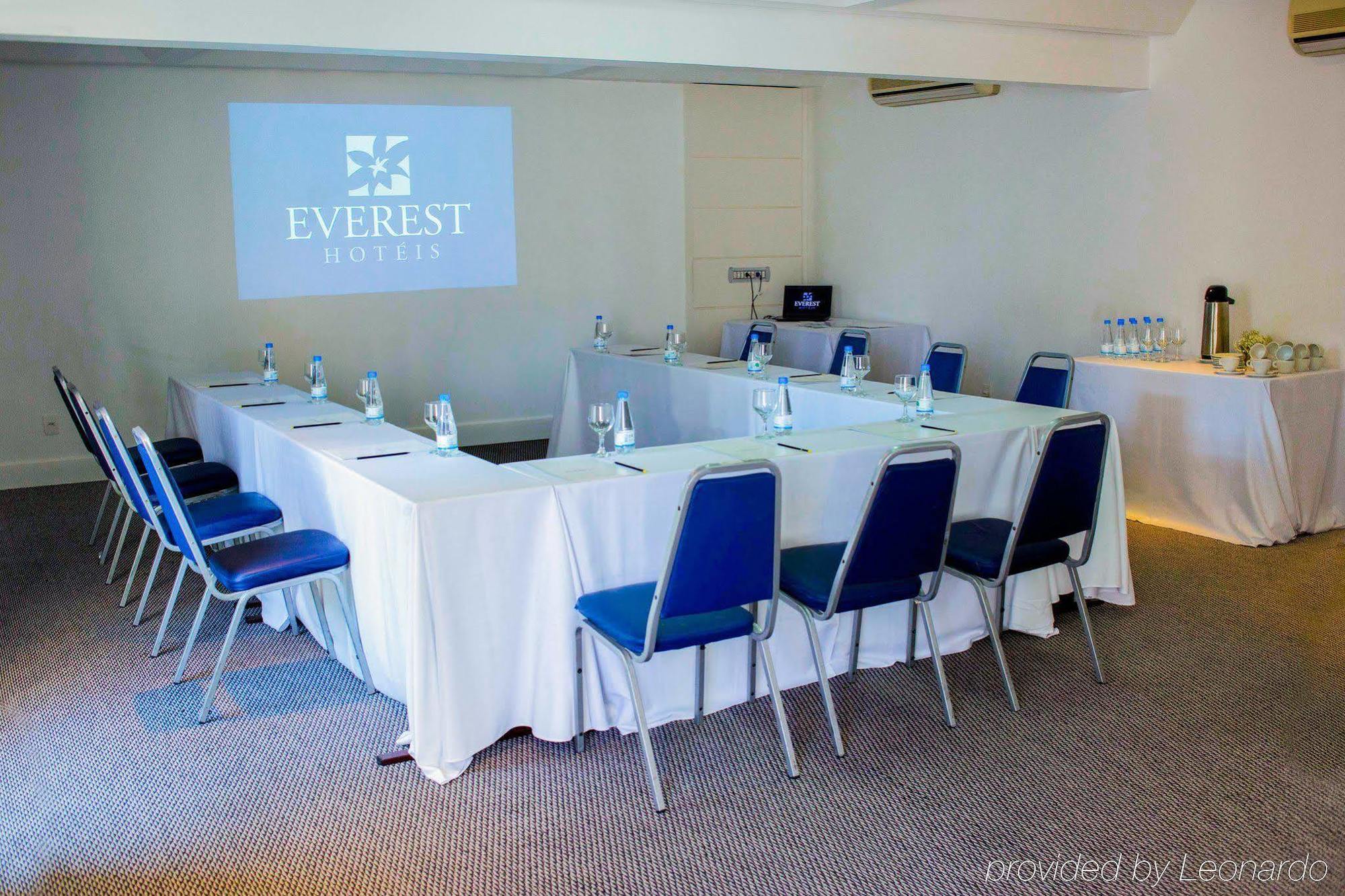 Everest Porto Alegre Hotel Exterior photo