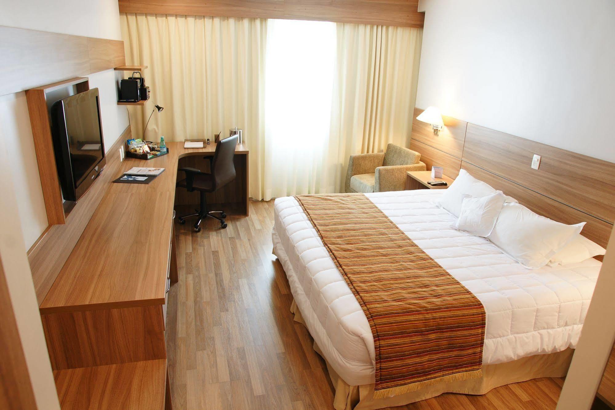 Everest Porto Alegre Hotel Exterior photo