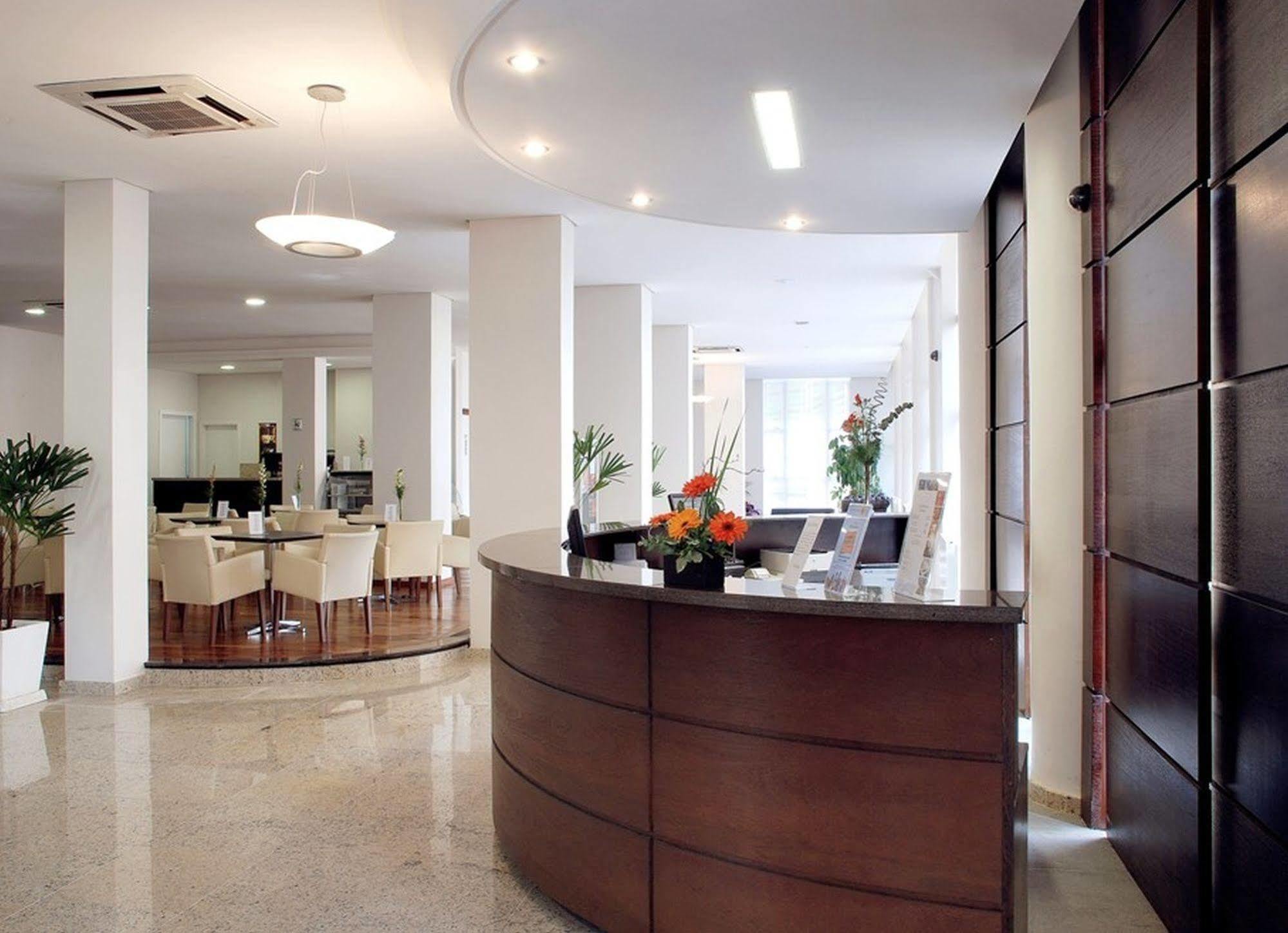 Everest Porto Alegre Hotel Exterior photo