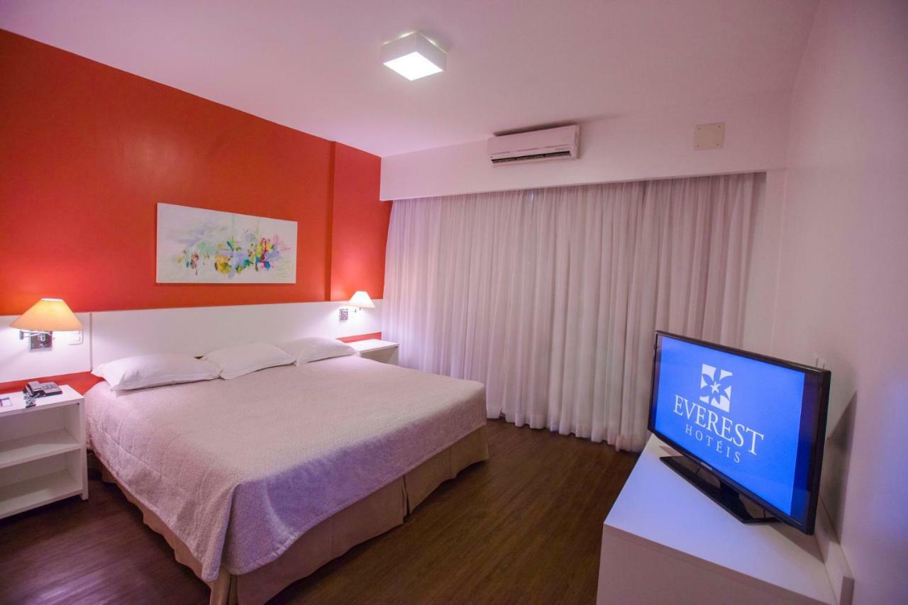 Everest Porto Alegre Hotel Exterior photo